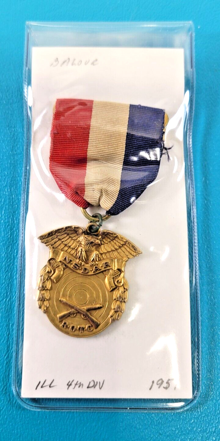 Vintage Illinois ILL 4th Div ROTC Army Medal Pin Balour 10k c. 1951 NSDAR