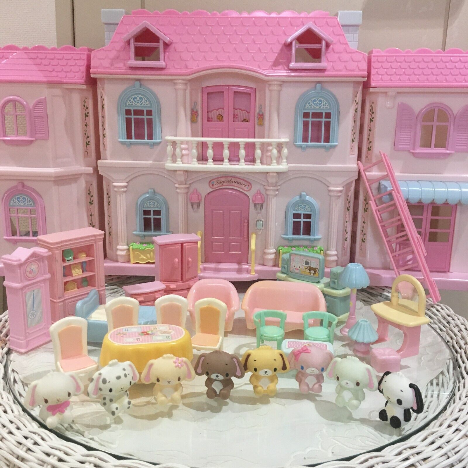 Sanrio Sugarbunnies  Dollhouse pink roof door Junk The bell doesn't ring