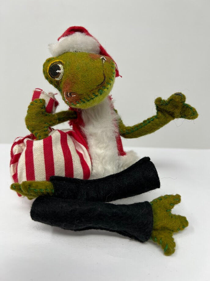 Vintage Annalee Santa Claus Frog Doll Christmas Shelf Sitter Knee Hugger