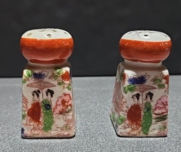 Mid century, ceramic tapered salt/ pepper shakers, Asian theme