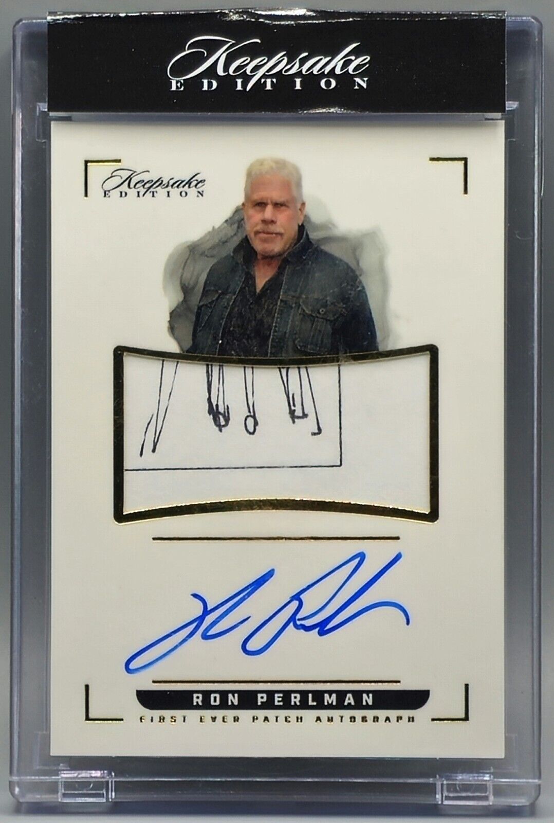 RON PERLMAN 2023 KEEPSAKE EDITION FIRST EVER PATCH AUTO HELLBOY STORYBOARD RELIC