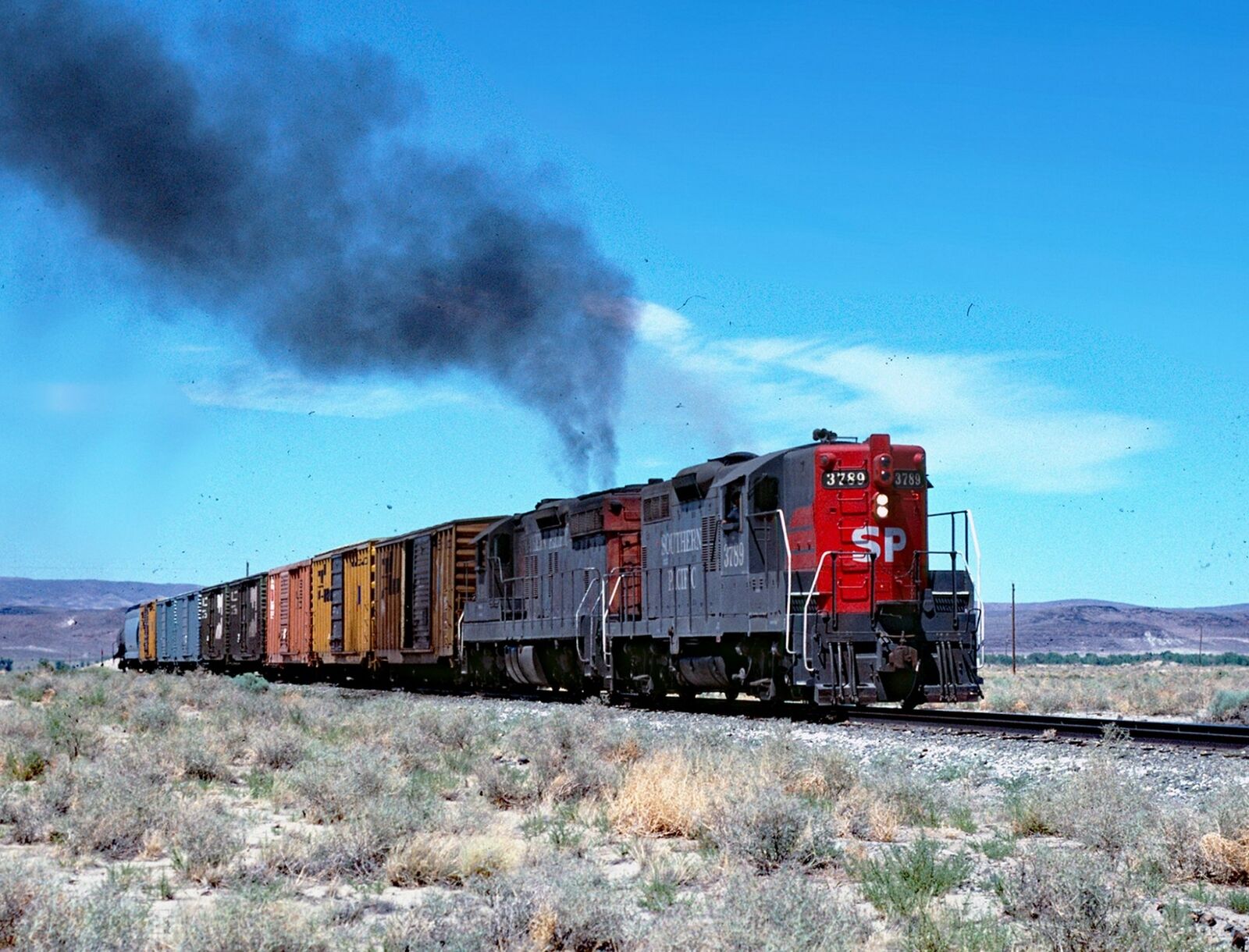 SOUTHERN PACIFIC TRAIN Leaving Silver Springs NV  8.5X11 PHOTO