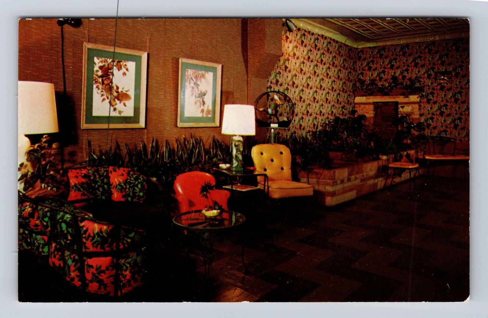Bellville OH- Ohio, The San Dar Dining Room, Sitting Area, Vintage Postcard