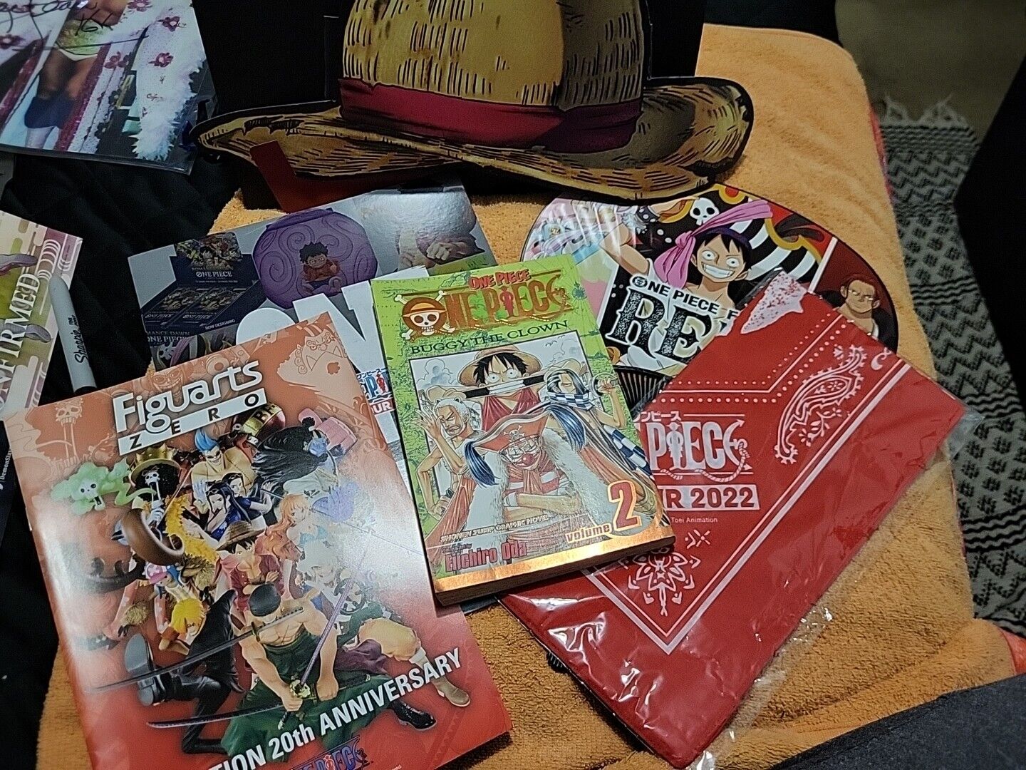 ONE PIECE PROMOTIONAL LOT, GRAPHIC NOVEL +