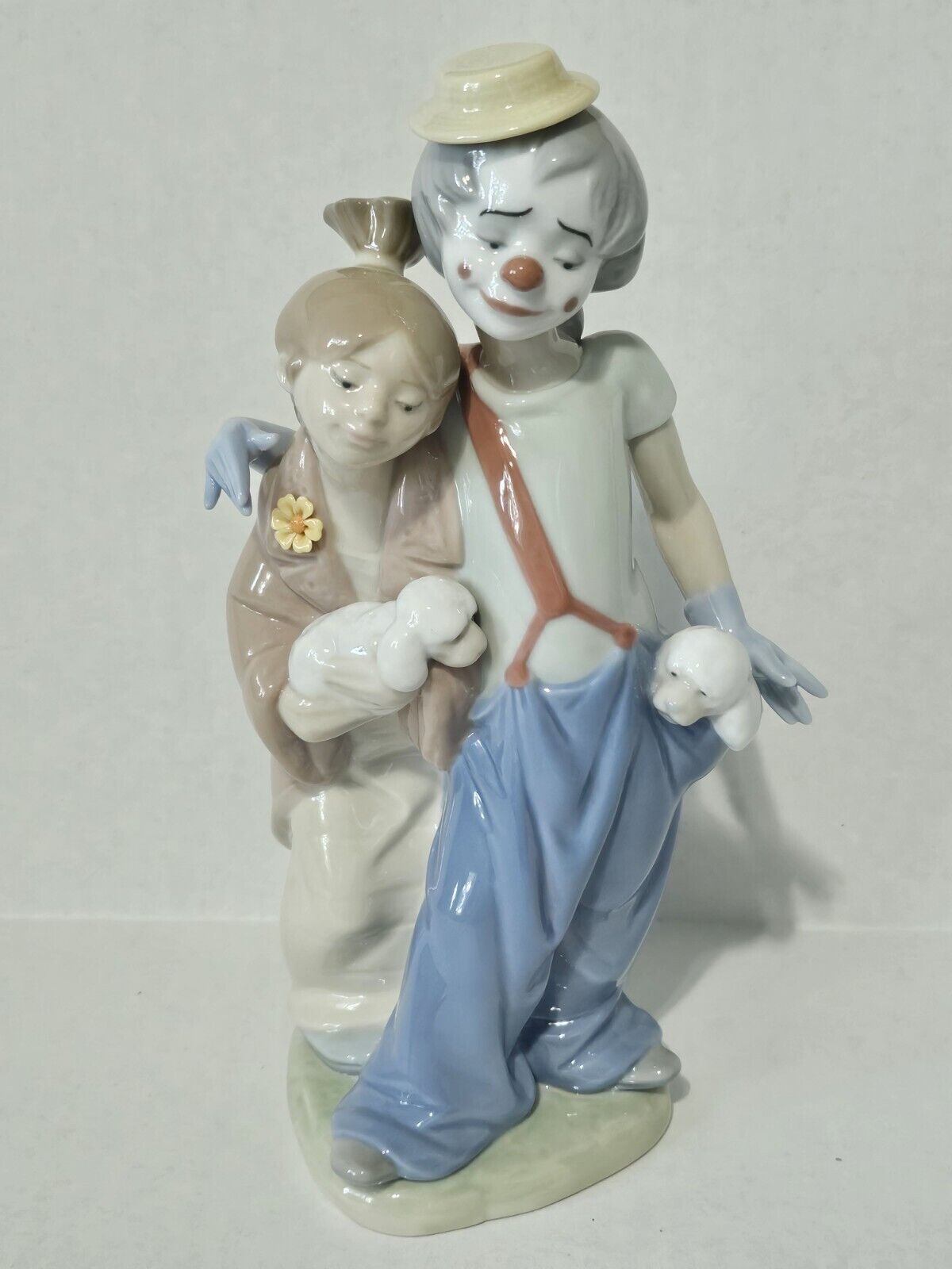 Lladro Pals Forever Porcelain Figurine #7686 Society 2000 - Clown Girl Puppies