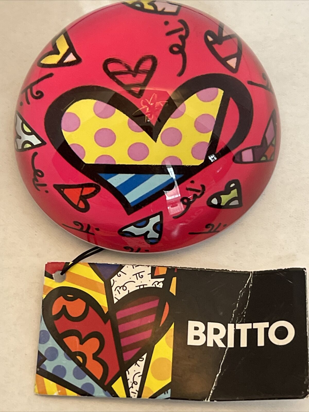 2009 ROMERO BRITTO by GIFTCRAFT Glass Paperweight HOT PINK HEARTS NEW W TAGS VTG