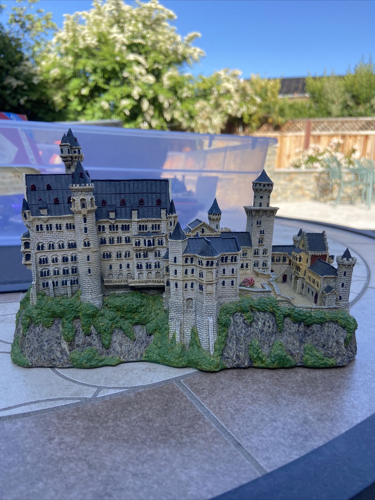 Danbury Mint Neuschwanstein Castle Enchanted Castles of Europe Sculpture 1993