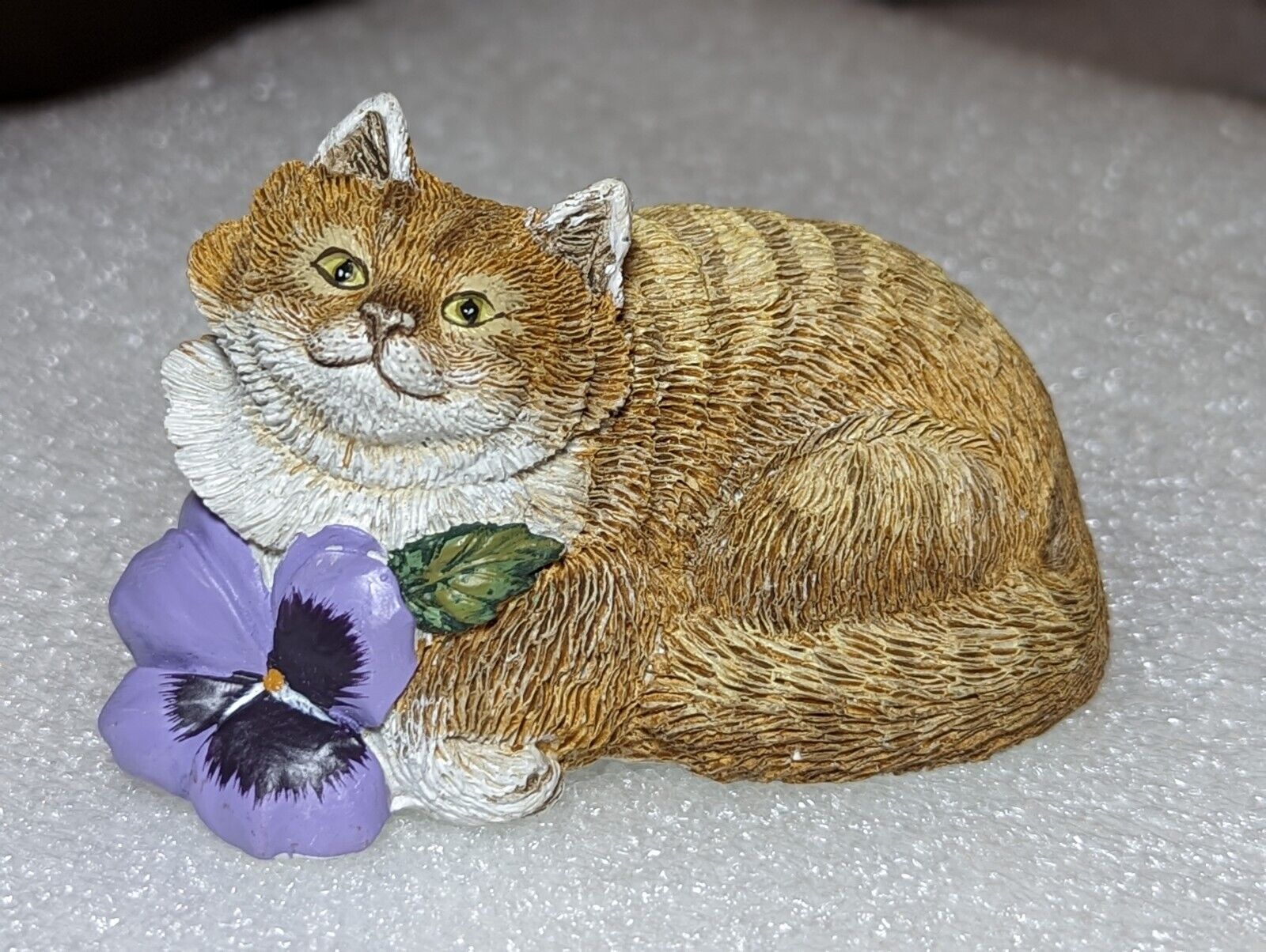Valerie Pfeiffer Designs Resin Kitty Cat Figurine With Pansy Canadian Design