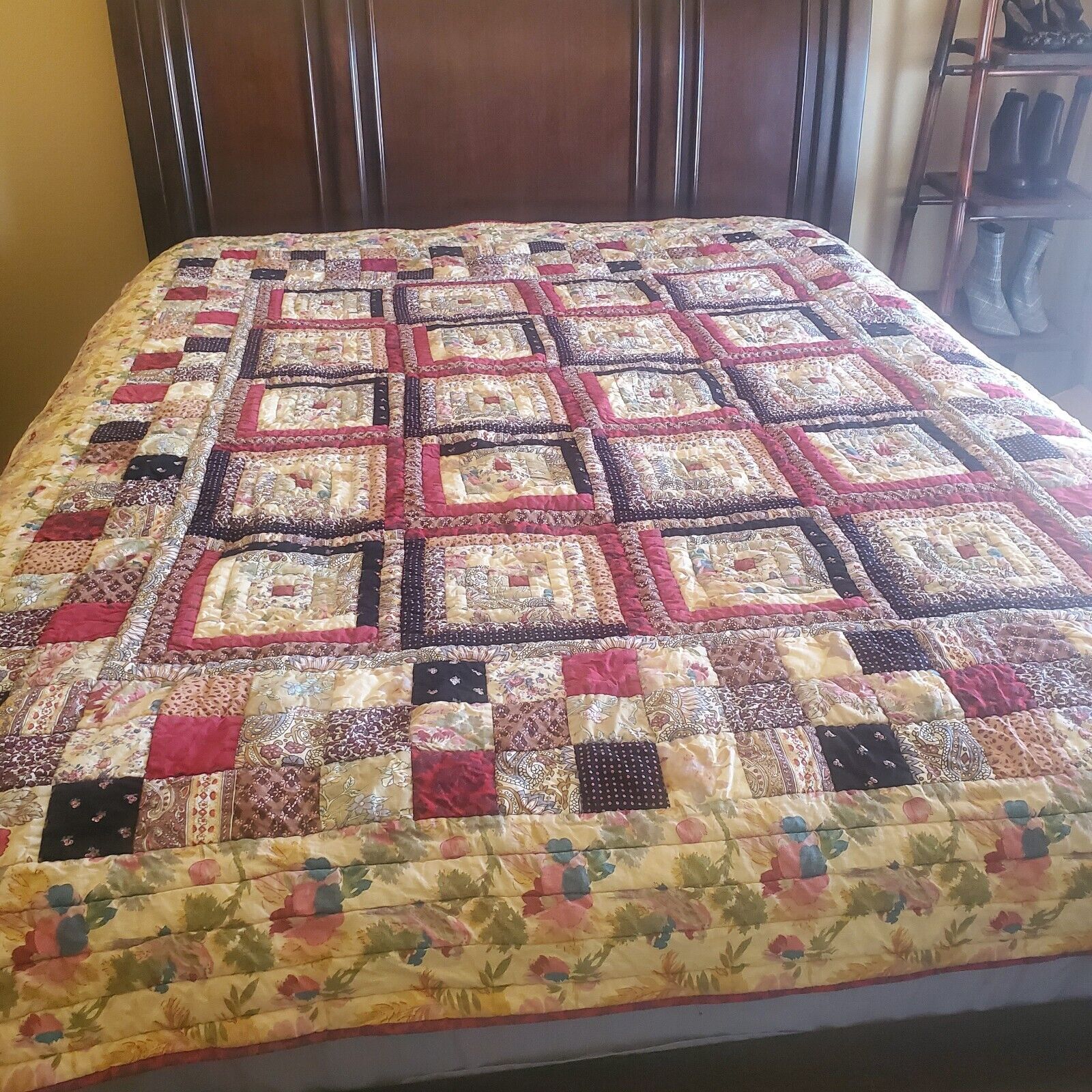 Vintage LNT Log Cabin Block/ Sunshine and Shadow / twin size quilt hand crafted