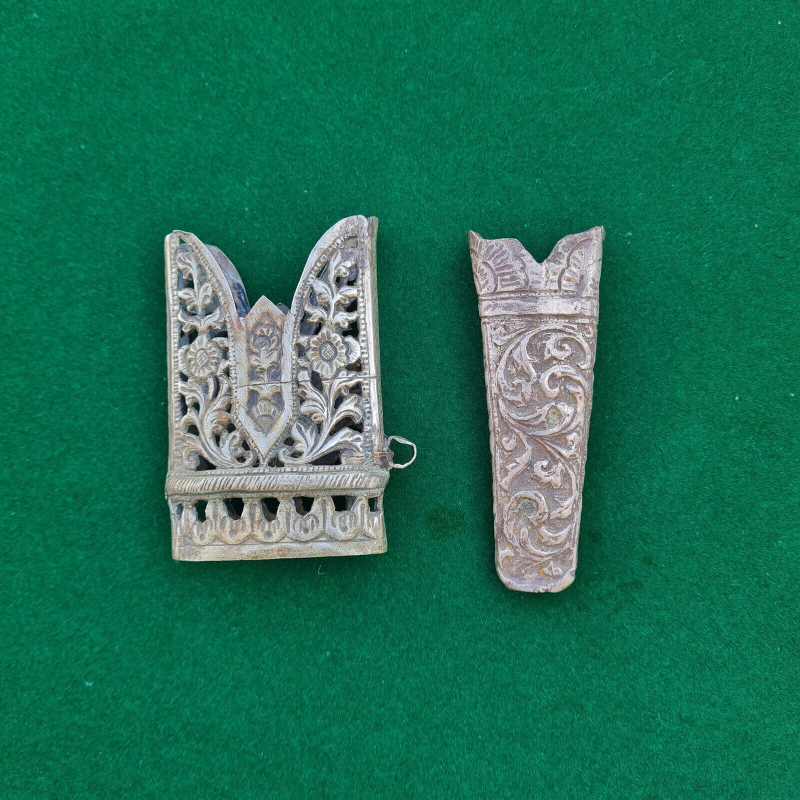 Vtg silver engraved mughal islamic tulwar sword saber shamshir chape tip&Locket