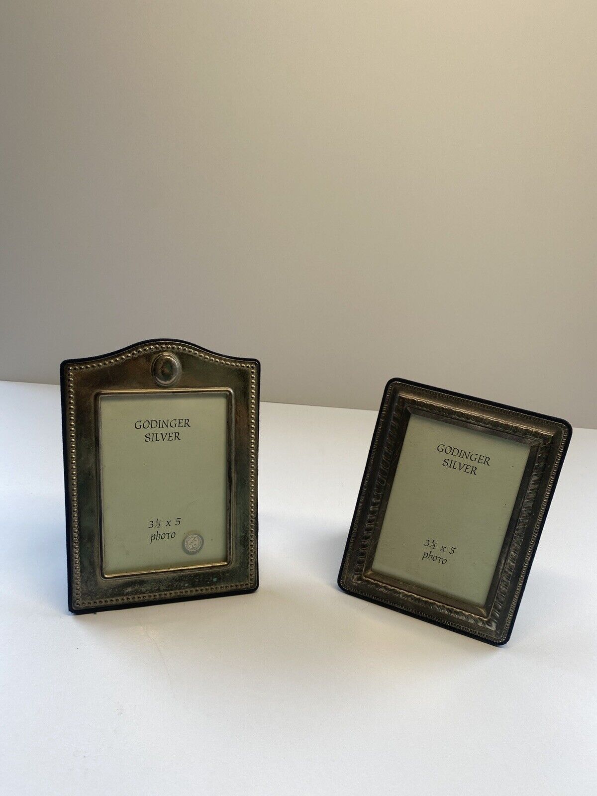 Godinger Silver Plated Photo Picture Frame Classic holds 3.5x5 Photo Velvet Back