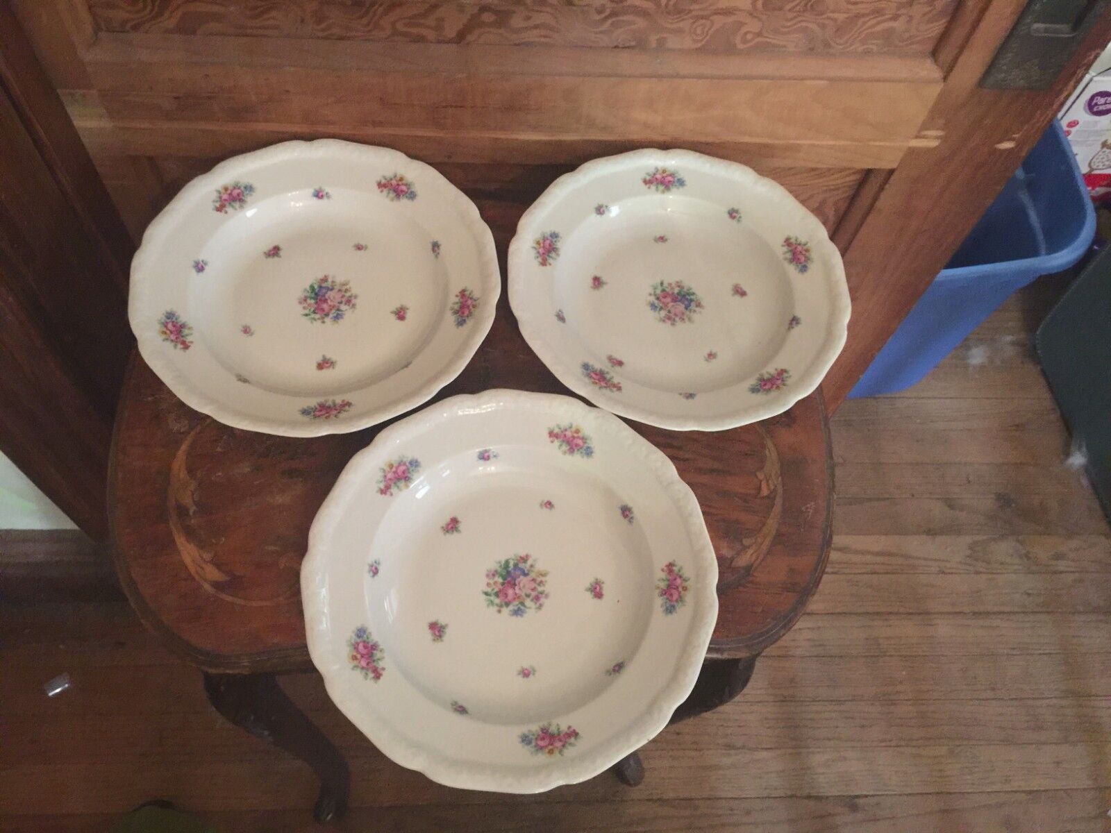 Vintage Porcelain Bohemia Pattern 2689 Flower Pattern Shallow Soup Bowl Set of 3