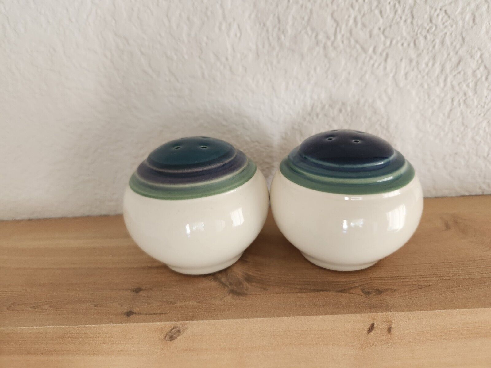 MCM Pfaltzgraff Shape Spice Shakers GREEN & BLUE Round Sphere Ceramic Retro
