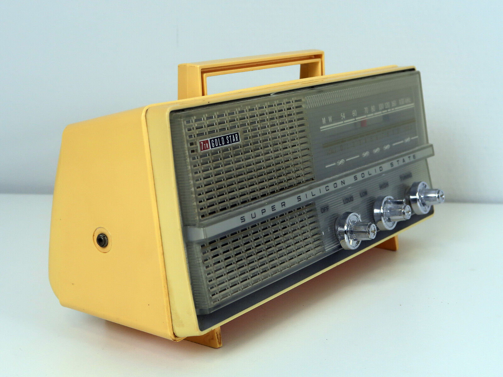 RARE Vintage 1960\'S Korea GOLD STAR 7TR SUPER SILICON SOLID STATE RADIO PINK