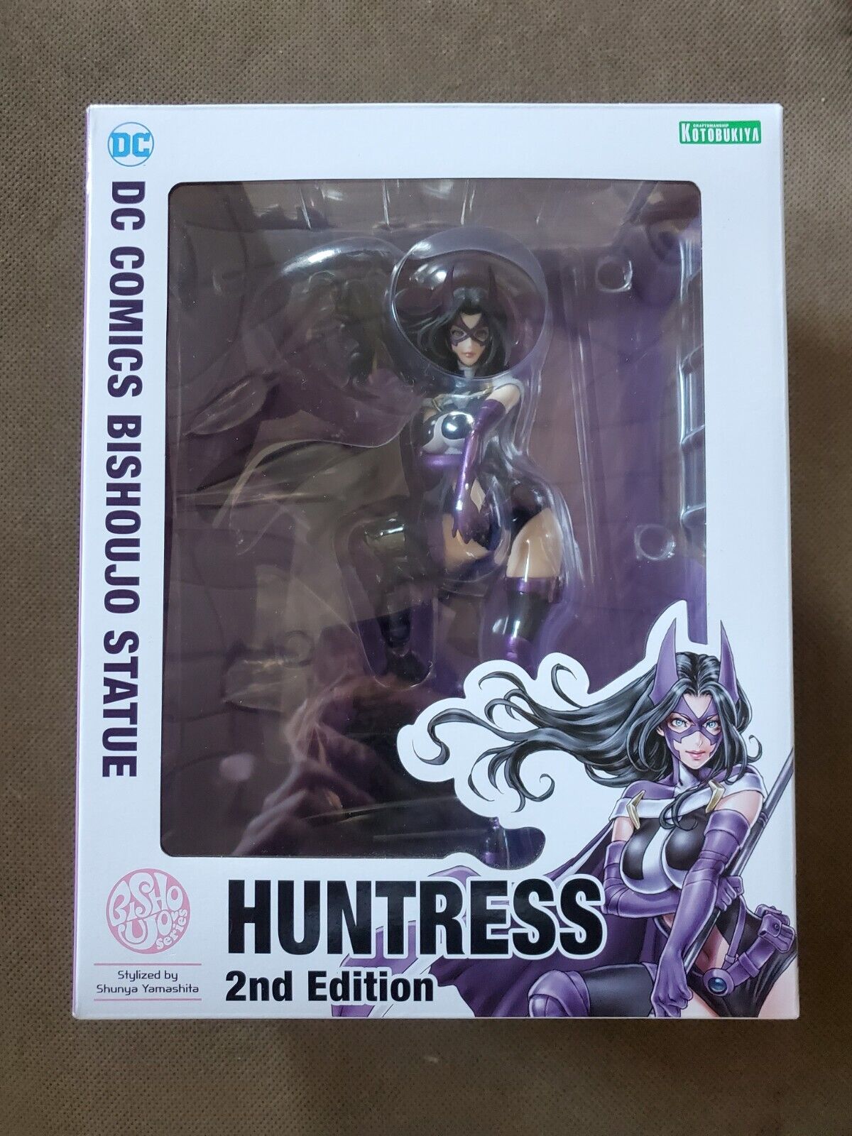 DC Universe: Huntress 2nd Edition 1/7 Scale Bishoujo Statue Opened 
