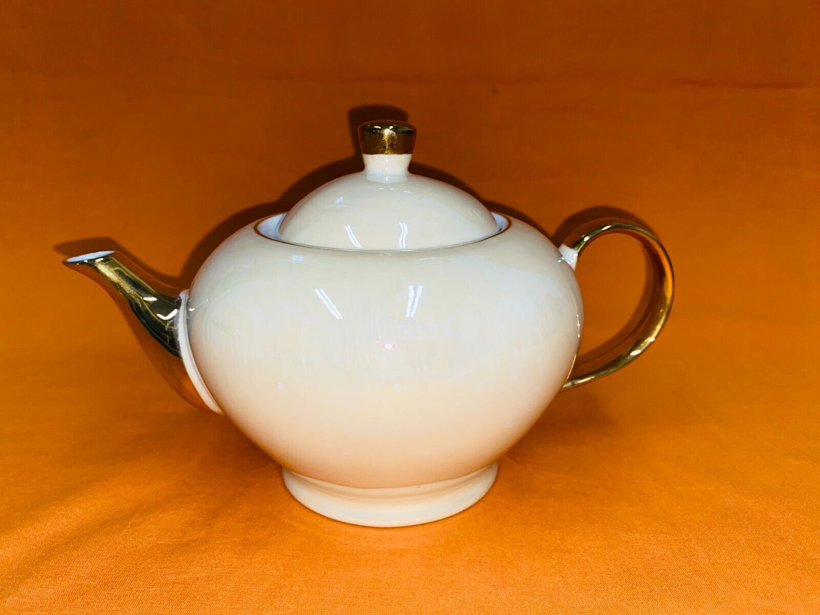 I. Godinger & Co. Pearl Luster Teapot