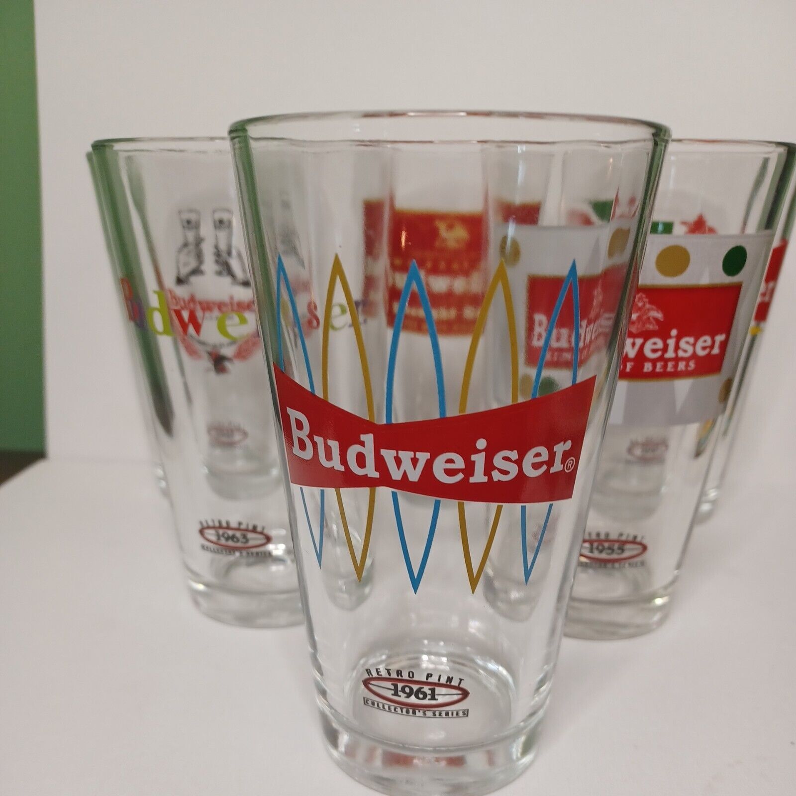 Budweiser Retro Pint Glass Set of  Beer Mugs Vintage Styled 14 oz