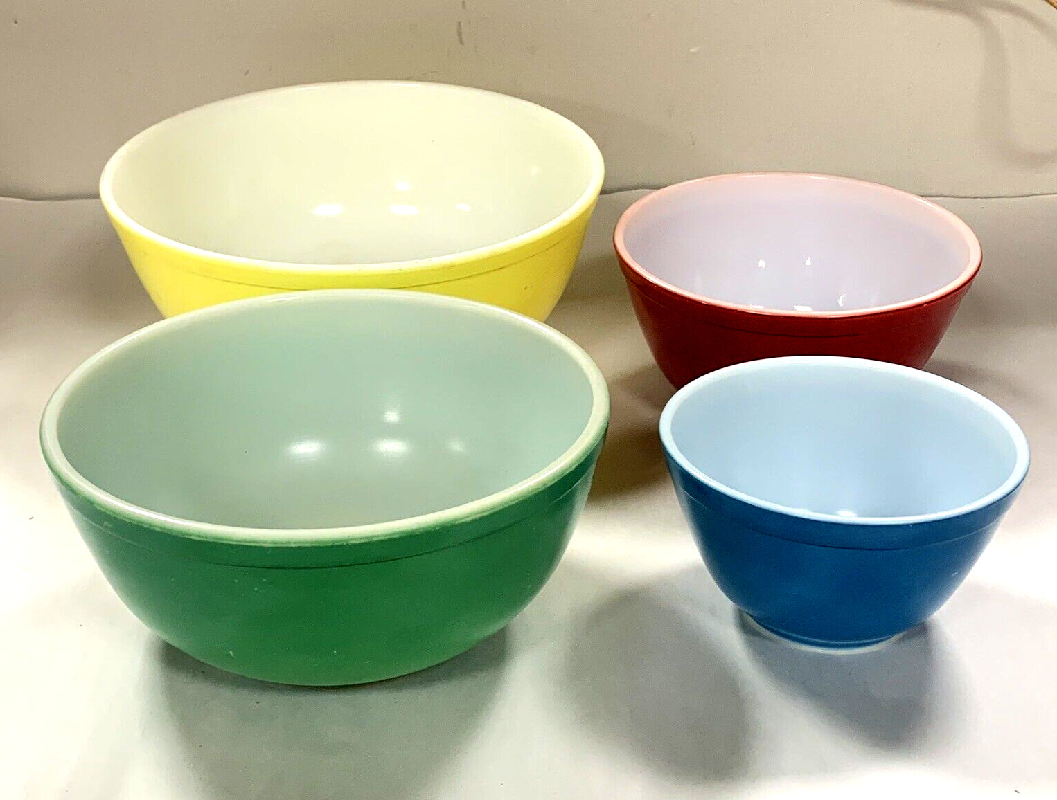 VINTAGE MID CENTURY PYREX PRIMARY COLORS~MIXING BOWL SET~NESTING BOWLS (15A)