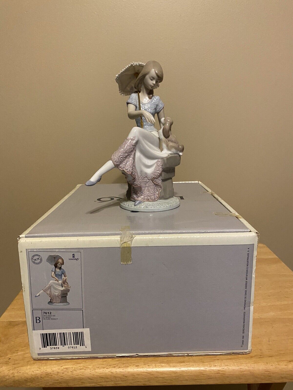 Lladro #7612 Picture Perfect 