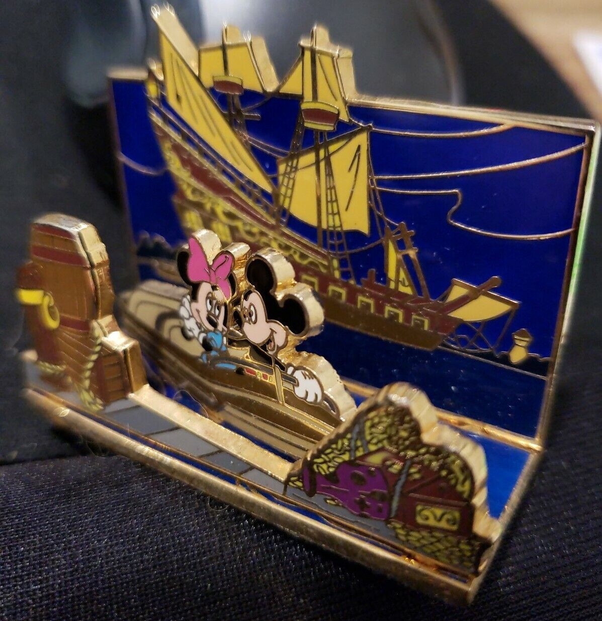 Disney Pin 00018 Pirates ship diorama AP Preproduction Sample Artist Proof LE