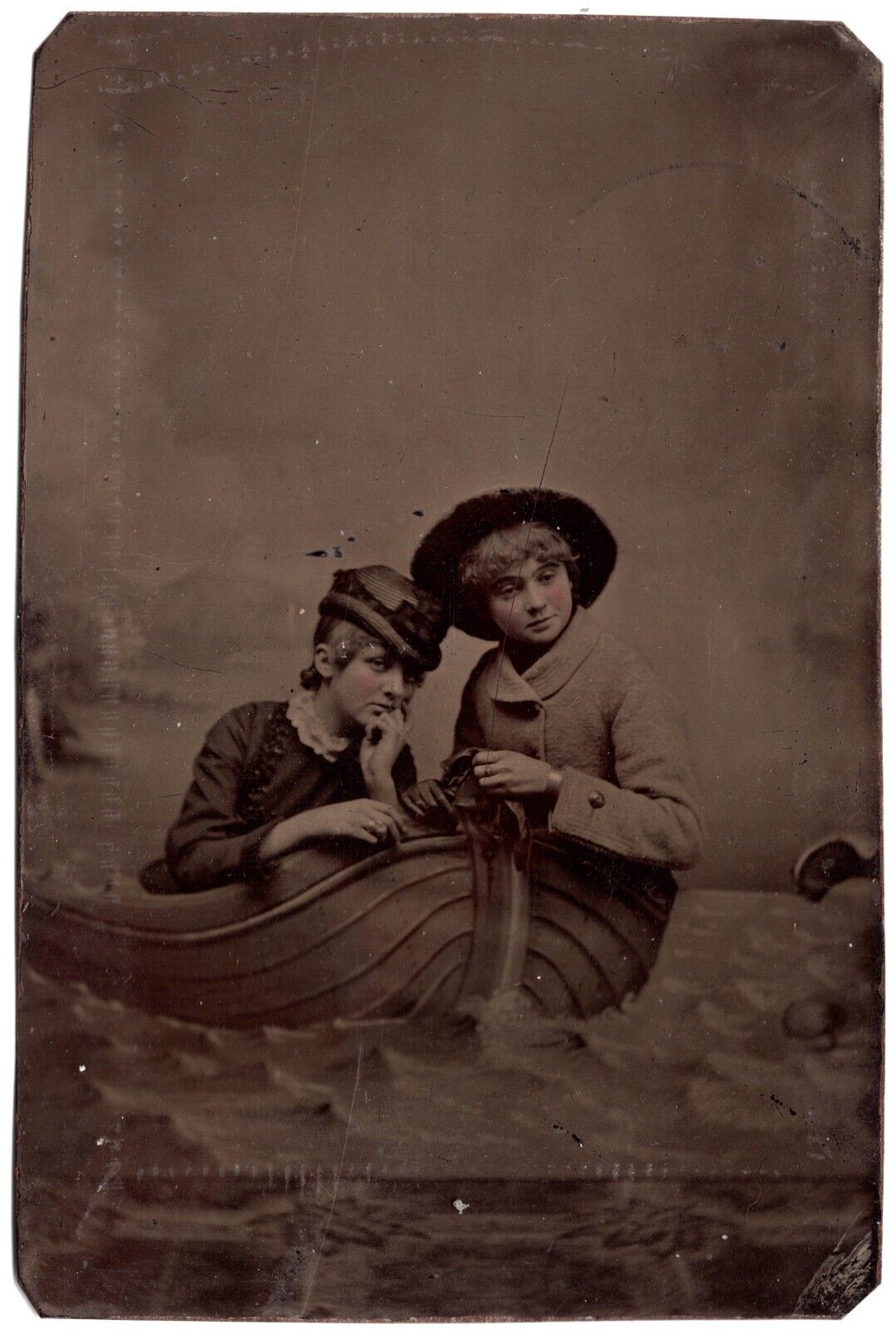 C. 1880s 1/6TH PLATE TINTYPE TWO GORGEOUS YOUNG LADIES IN ROW BOAT GAY INTEREST