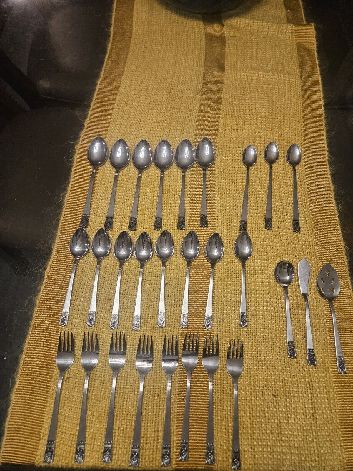 Rare Vtg 28pc Hull Danish Queen Stainless Steel MCM 4 Place Sets Beautiful