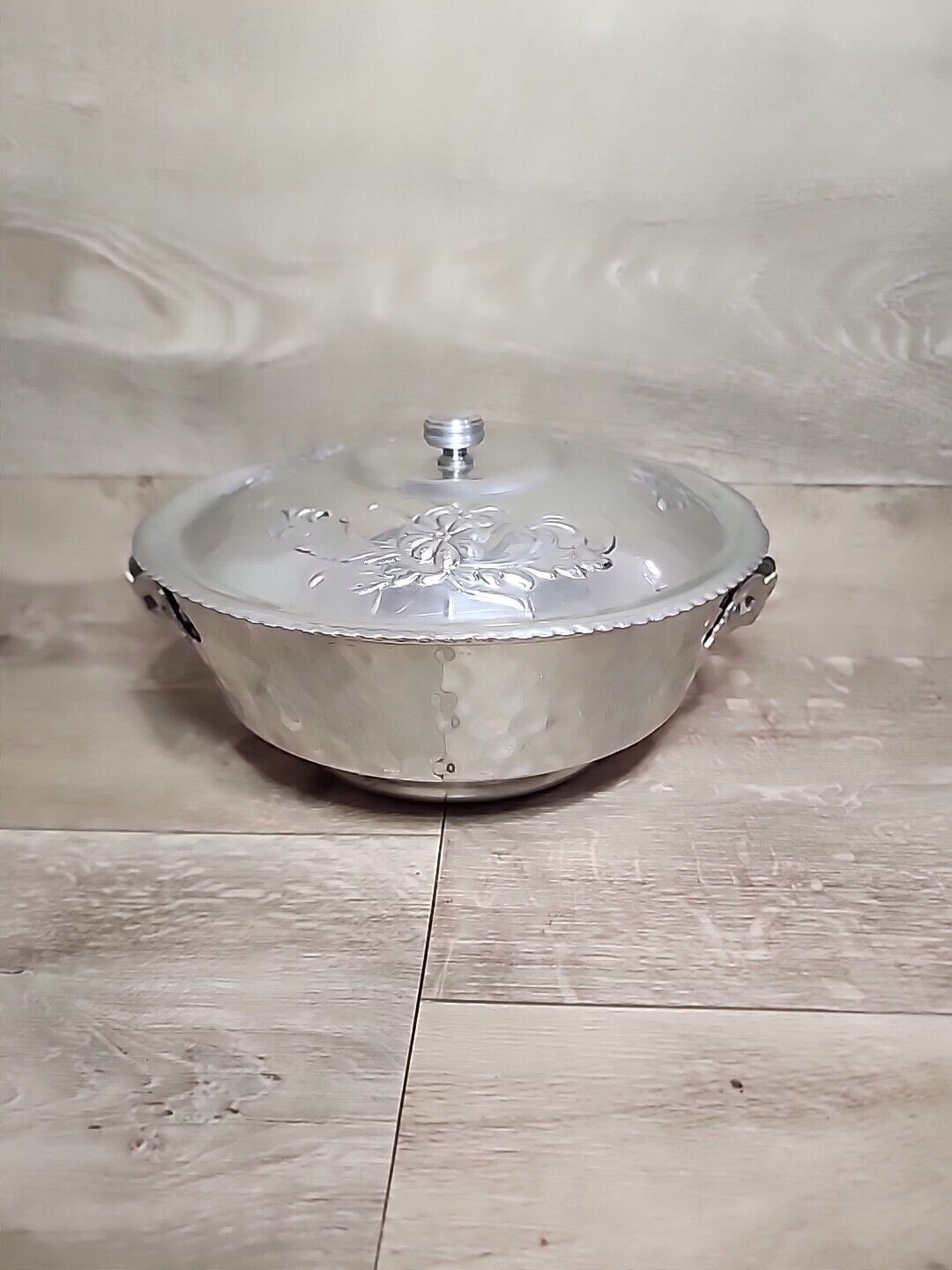 Vintage Nasco Hammered Aluminum Casserole Cover/Carrier with Lid Serving Dish