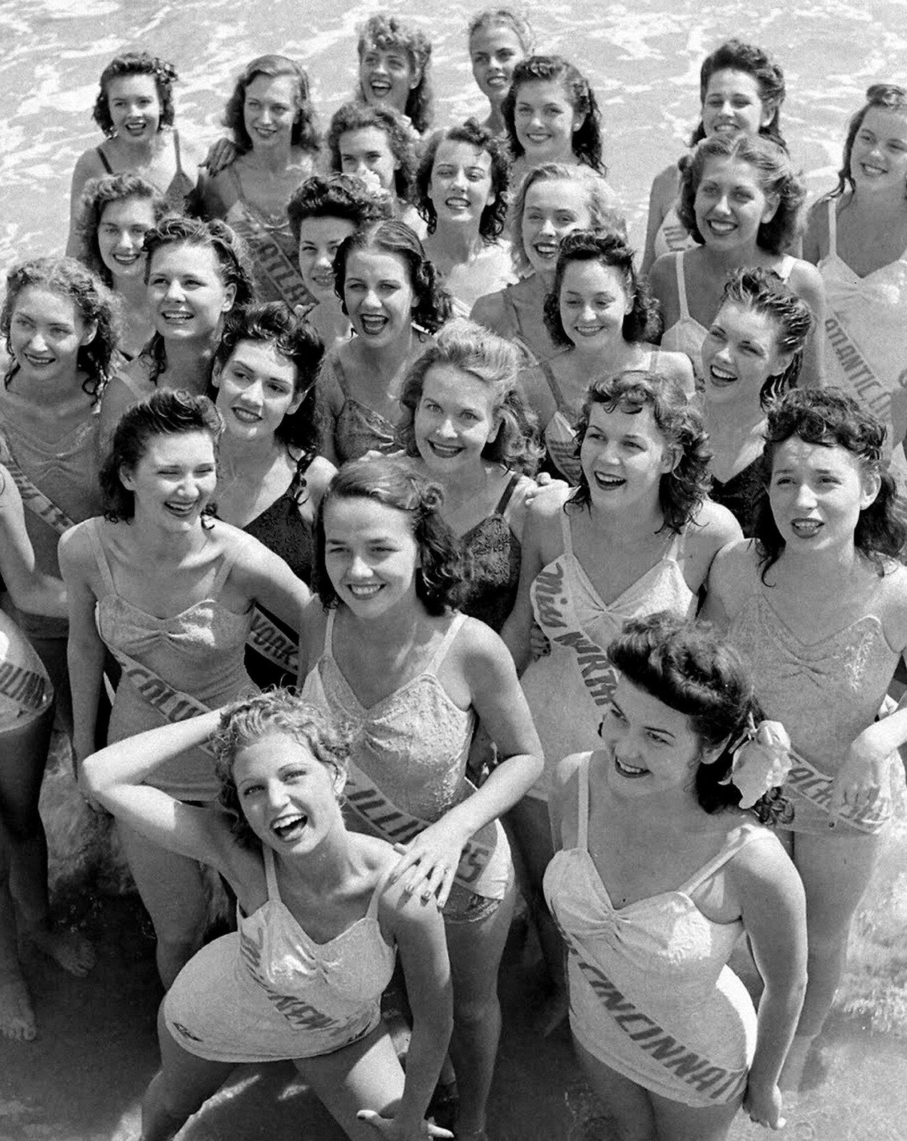 1944 MISS AMERICA PAGEANT CONTESTANTS in Atlantic City PHOTO  (201-H)