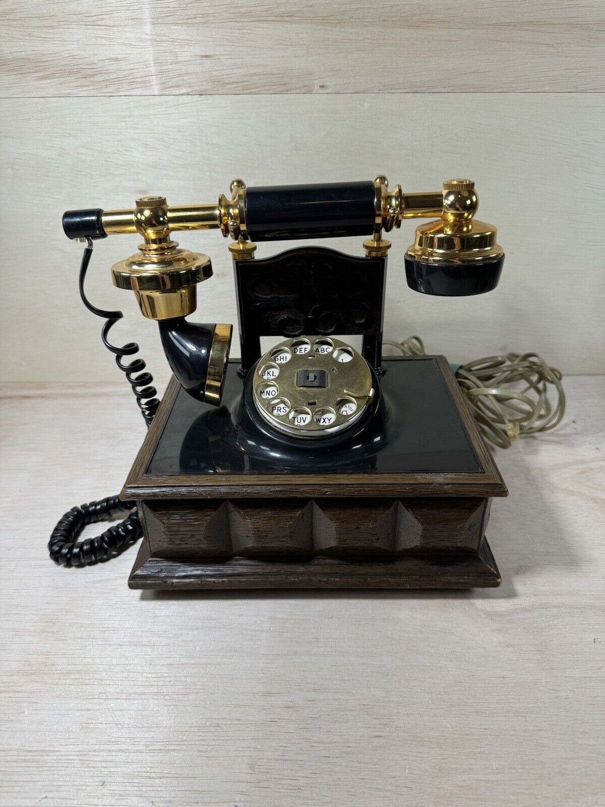 American Telecommunications Vintage Deco-Tel Rotary Telephone Model DAG 1330 B