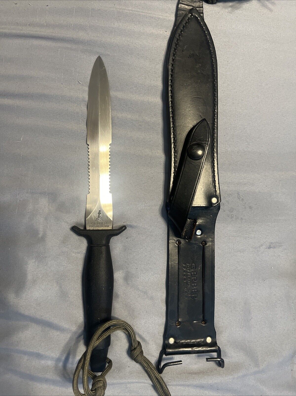 RARE VINTAGE ORIGINAL GERBER MK2 DAGGER STYLE KNIFE AND SHEATH MADE IN 1977