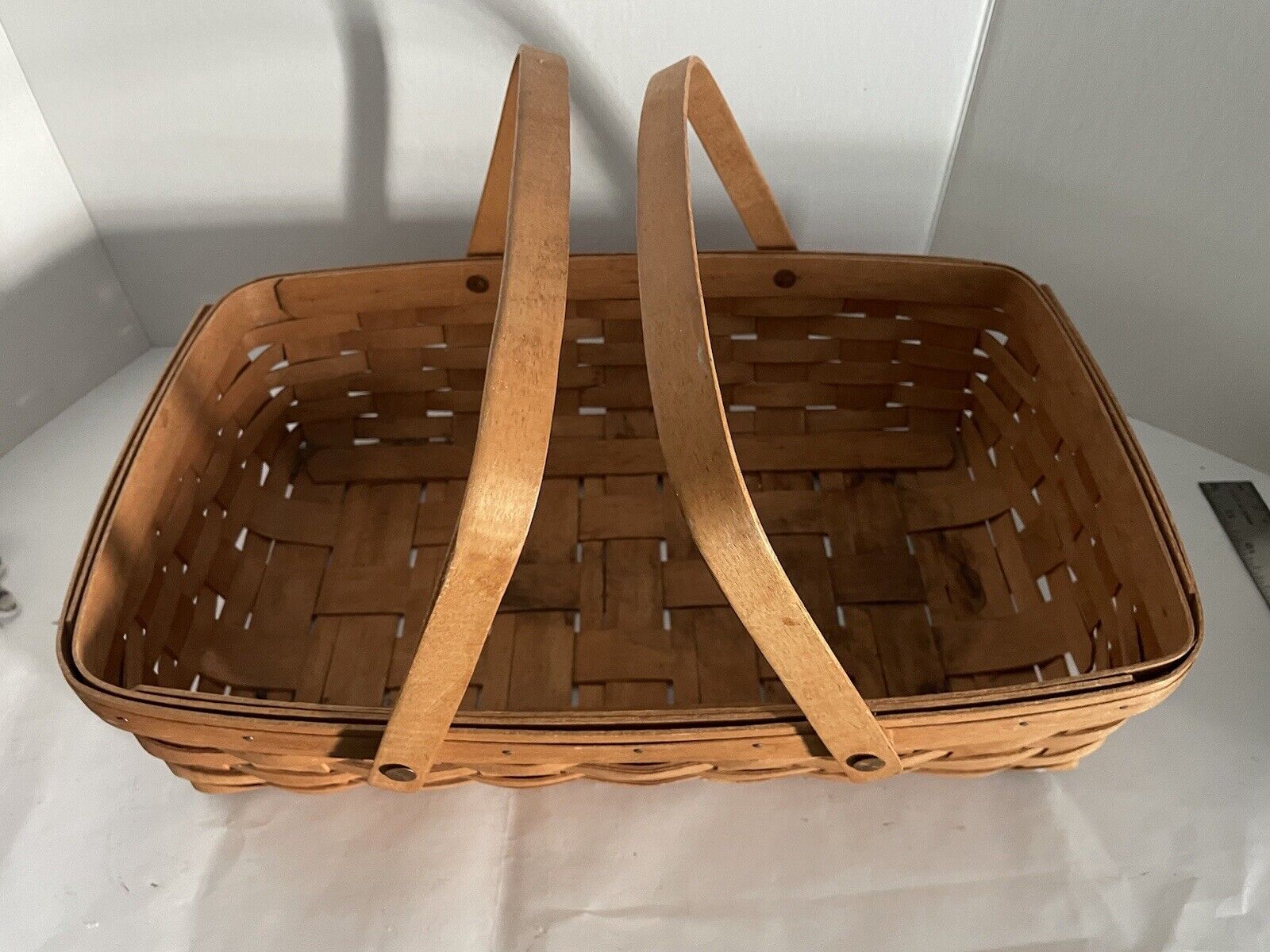 Longaberger 1990 Medium Gathering Basket