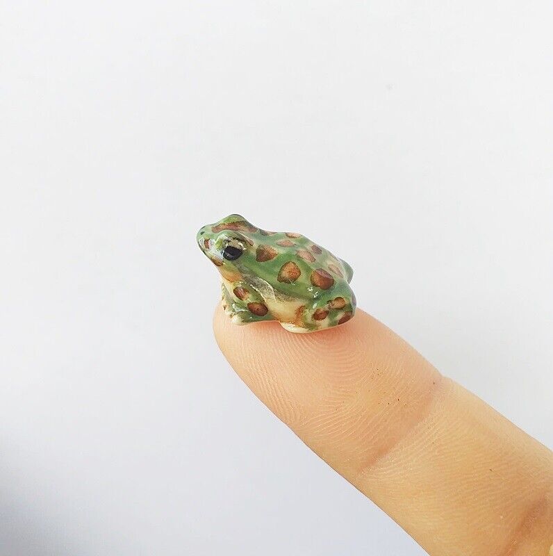 Miniature Green Frog Tiny Animal Figurine Ceramic Statue Collectible Decor Gift