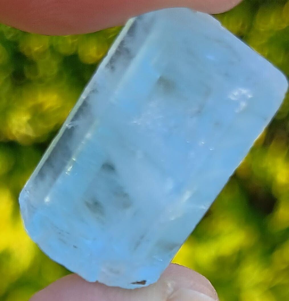 30 Ct Natural Healing Blue Crystal aquamarine from Pakistan, Mineral Specimen