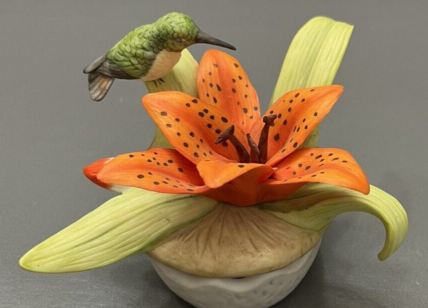 Georgian Fine Porcelain Trinket Box Tiger Lily Hummingbird Flower Figurine VTG