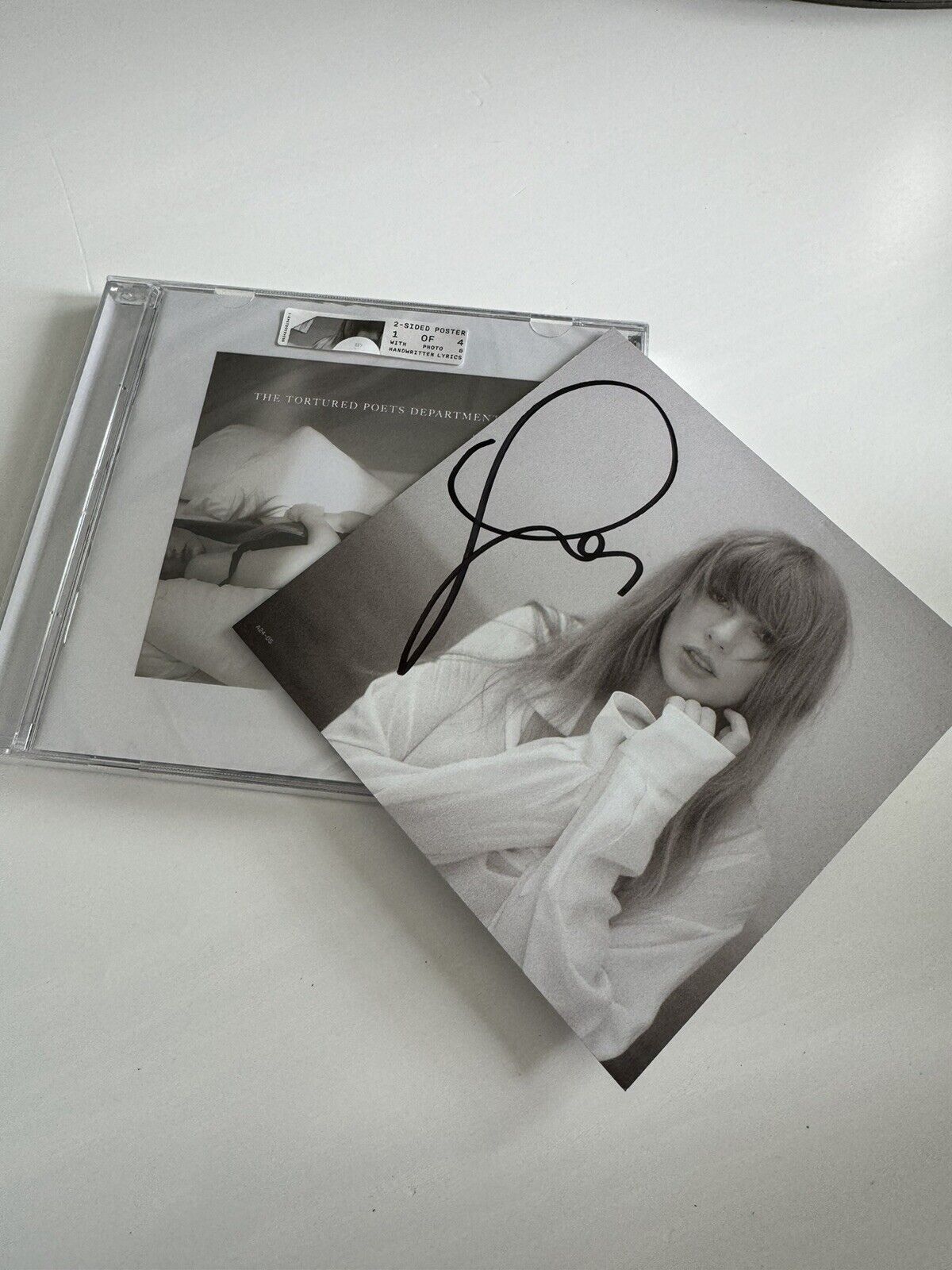Taylor Swift - The Tortured Poets Department CD AND HAND SIGNED AUTOGRAPH PHOTO