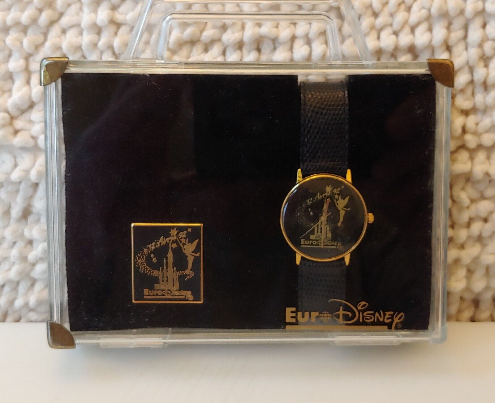 20% OFF on Euro Disney Watch/Enameled Pin/Original Carrying Case