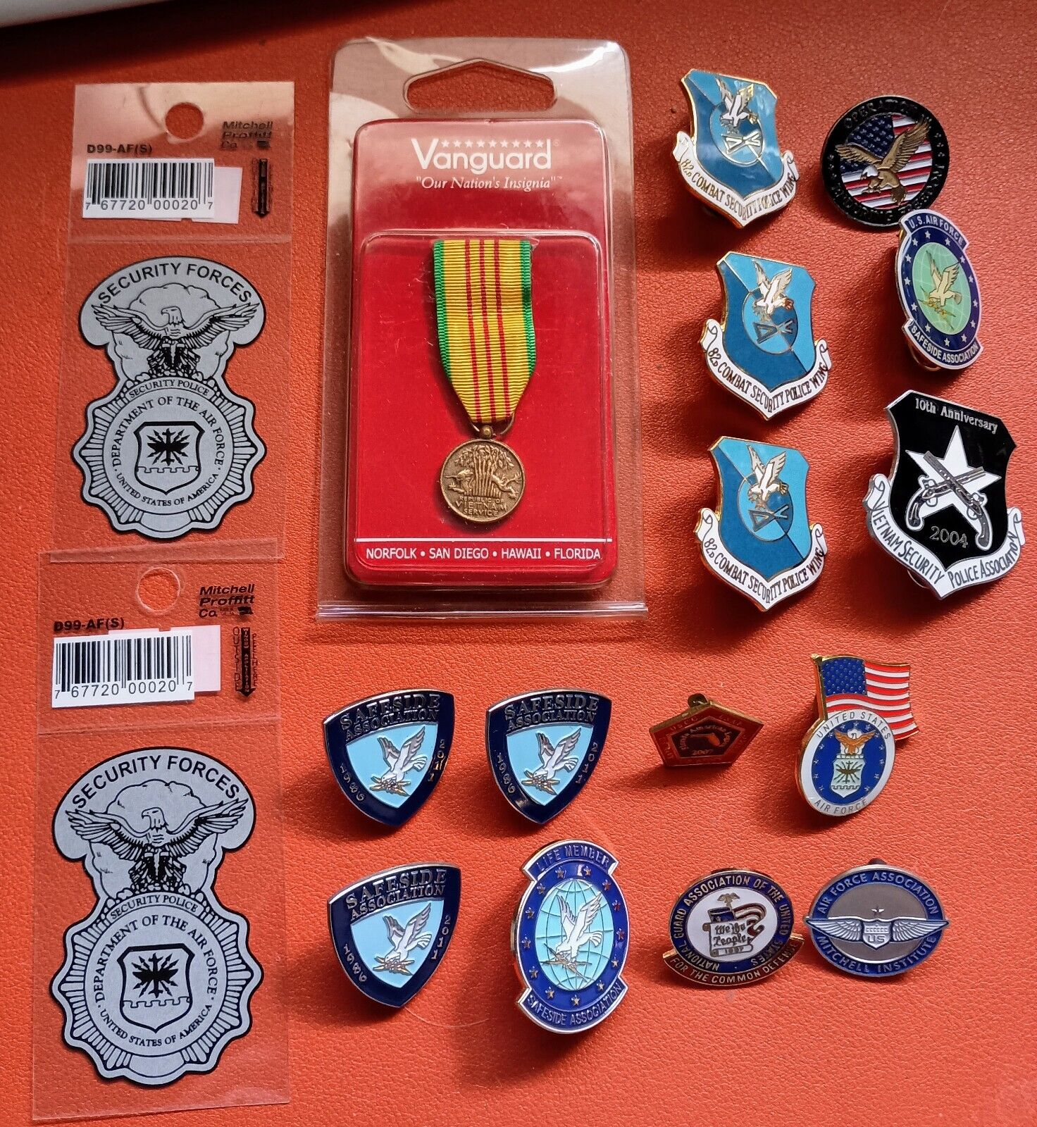 Lot Of US Air Force, Special Forces, Vietnam Miscellaneous Pins, Stickers