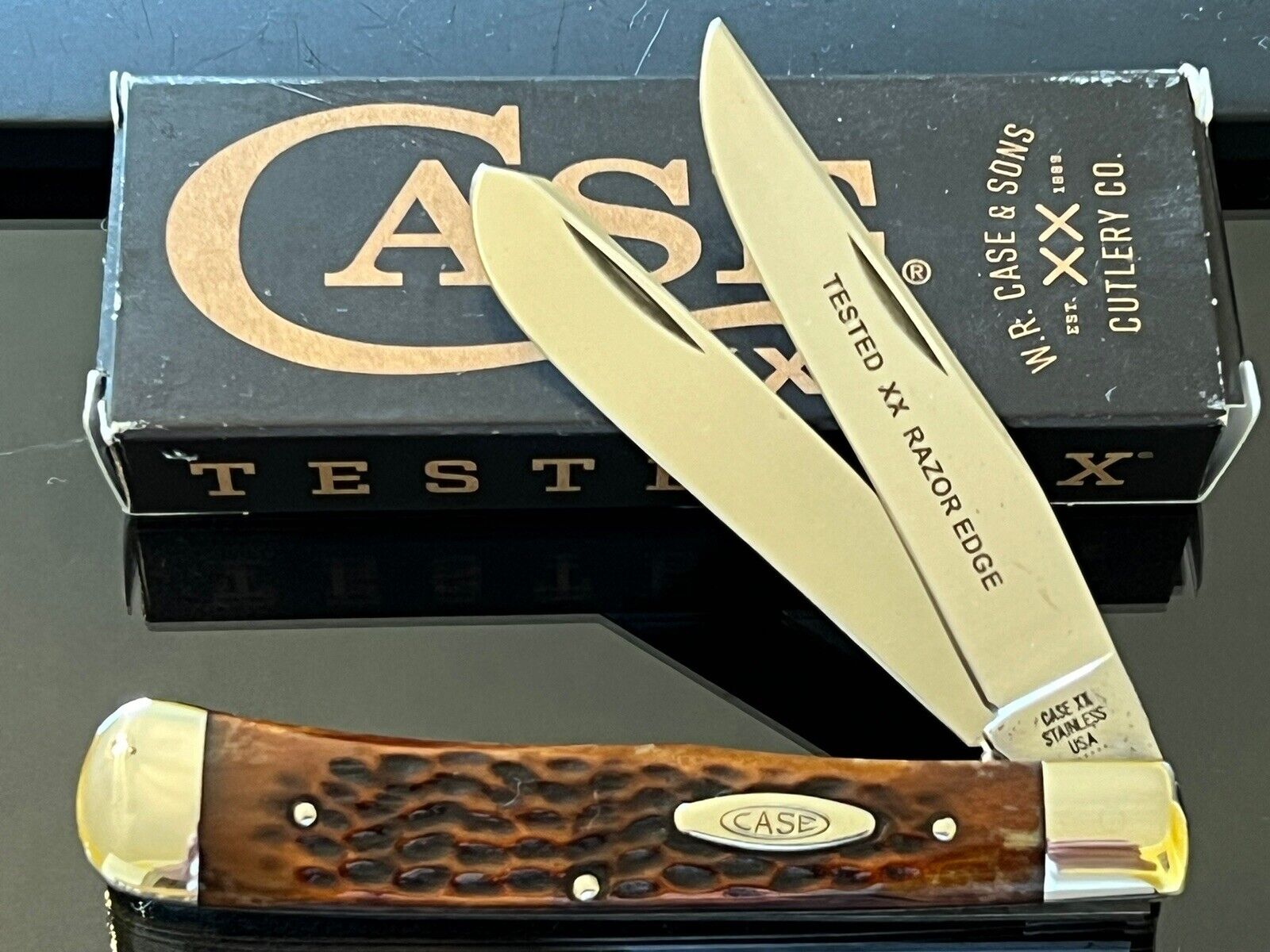 Case XX USA 1973/7…….Dot 6254SSP Red Bone Trapper Tested XX Razor Edge Knife EXC