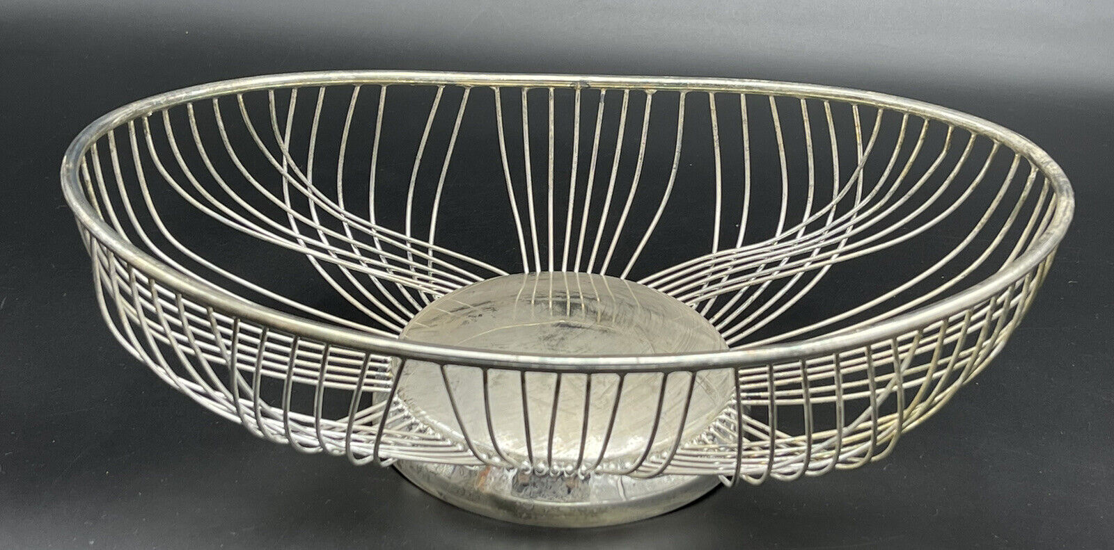 International Silver Company Silverplated Oval Wire Basket Silver in Box