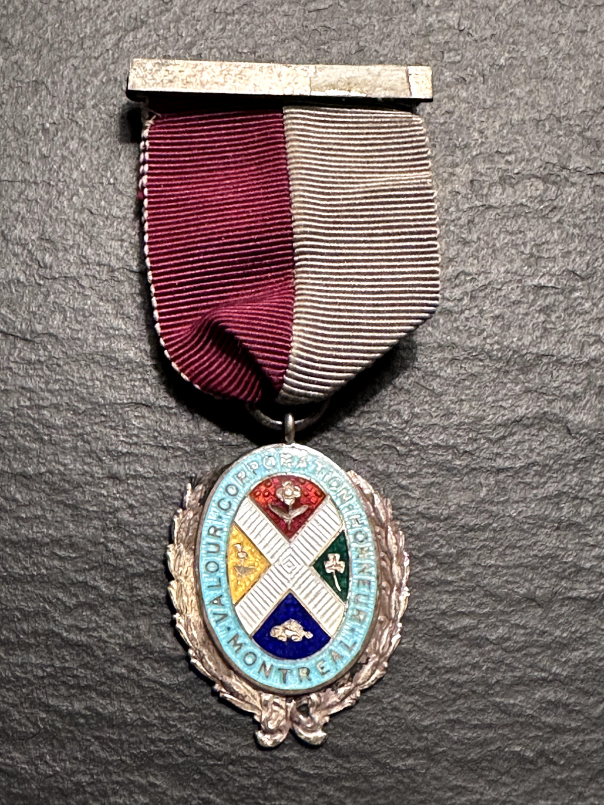 ANTIQUE MONTREAL CANADA VALOUR CORPORATION HONNEUR STERLING POLICE? MEDAL AWARD