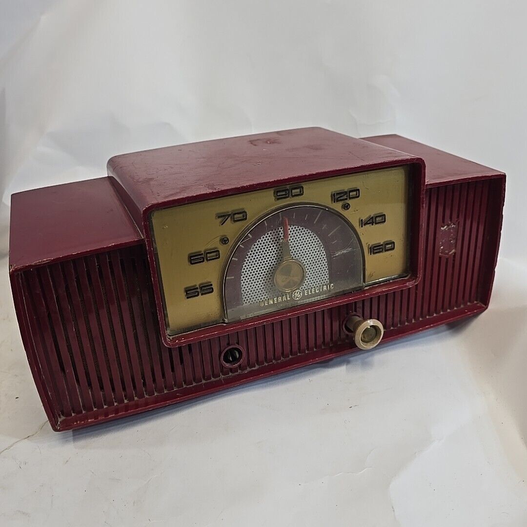 1954 General Electric 444 AM 5 Tube Superheterodyne Radio Vintage Dial Beam Red