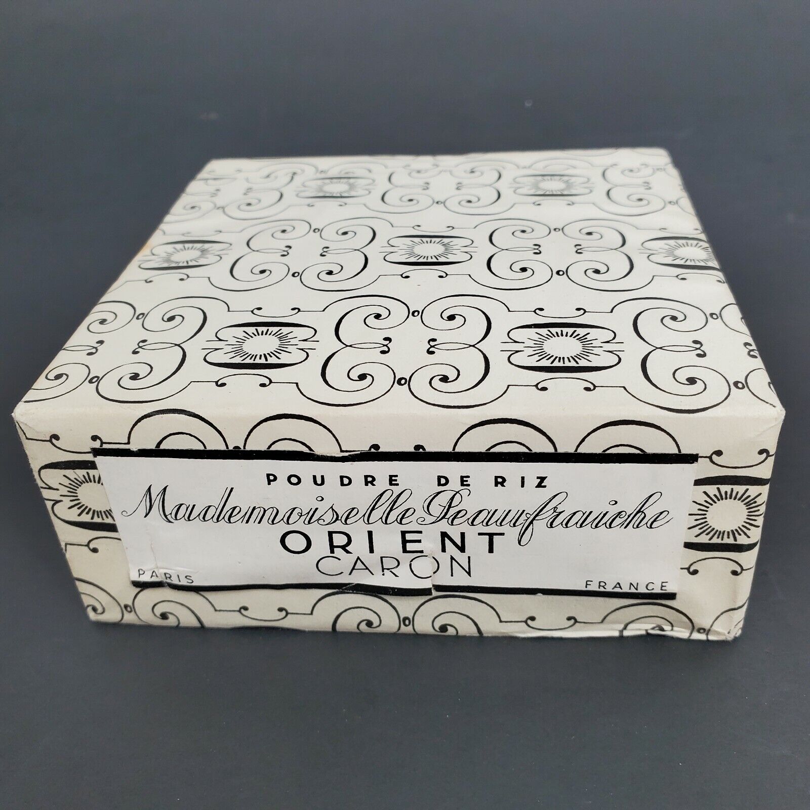 CARON FRANCE ‘PEAU FRAICHE’ POWDER BOX w/ ‘Orient’ Powder Sealed in box SET OF 4
