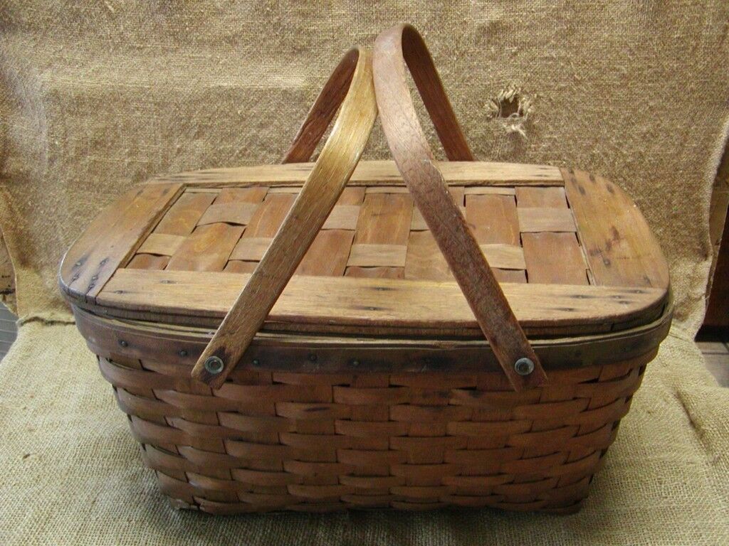 Vintage Weaved Picnic Basket > Antique Box Boxes Wooden