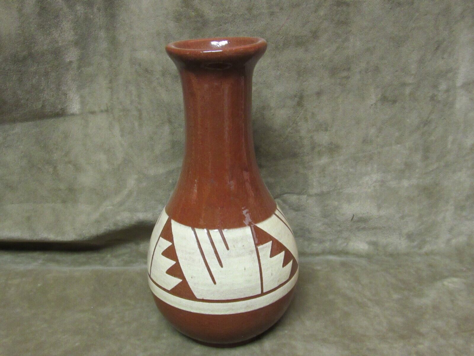 Vintage Pine Ridge Art Pottery Sioux South Dakota Artist Signed Cream Brown Vase