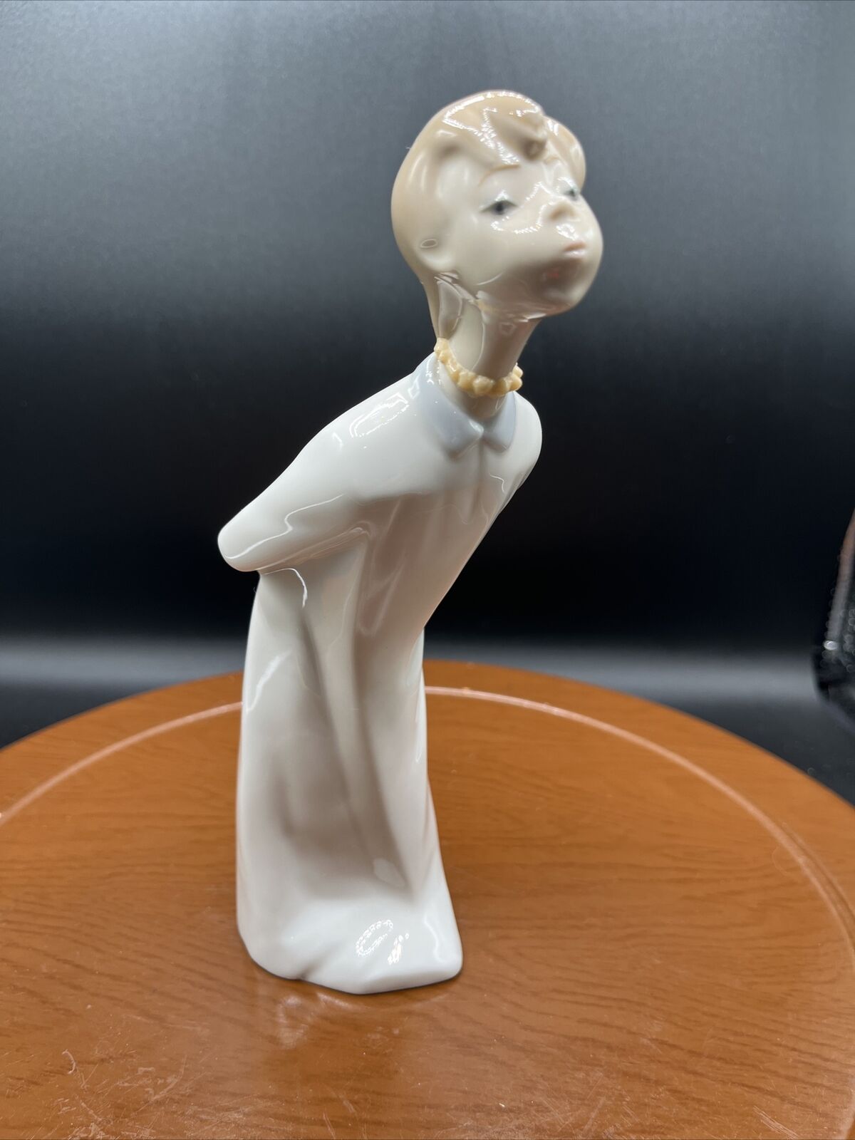 Retired 1977 Lladro Kissing Boy Figurine #4869 Vintage Ceramic Statue Rare