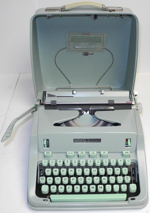 Hermes 3000 Manual Portable Typewriter - VERY NICE