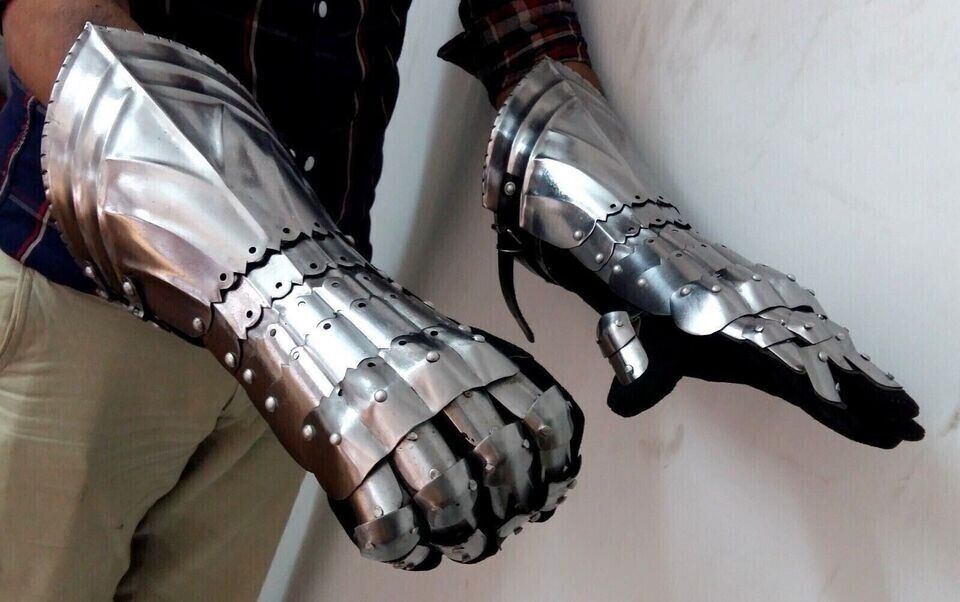 Warrior Metal Gothic Knight Style Gauntlets