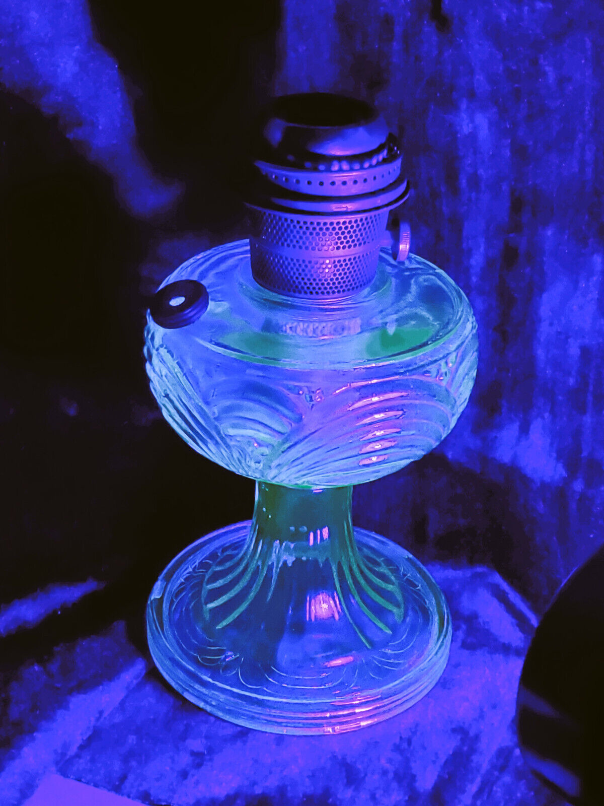 Antique Uranium Glass Kerosene Lamp Washington Drape W/ Aladdin Model C Burner