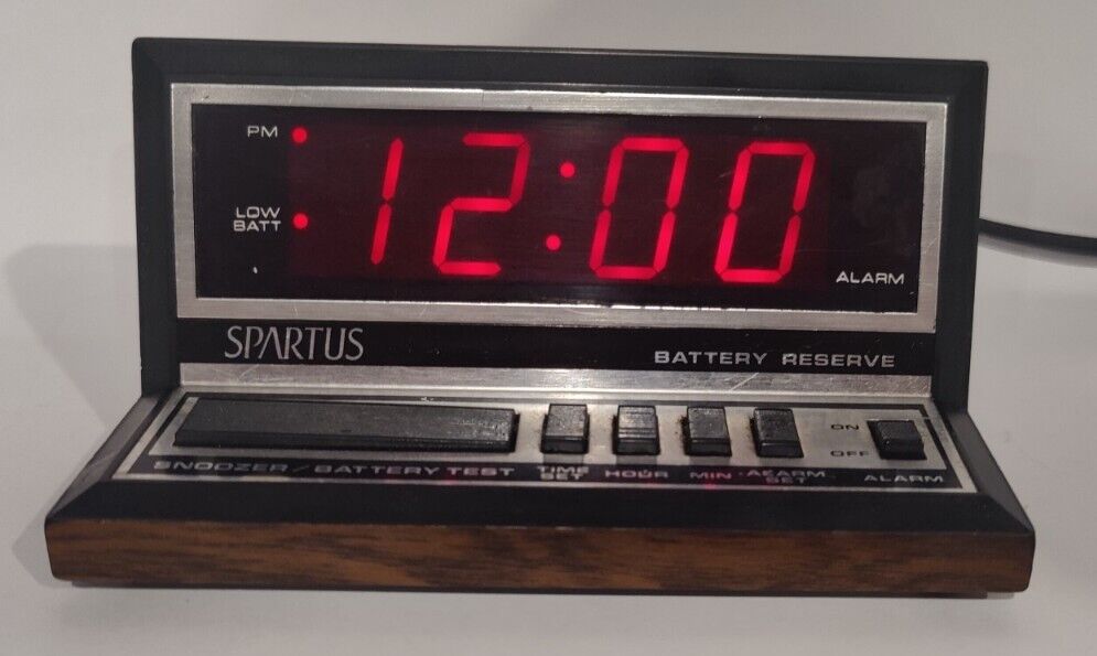 Spartus 1140 Apollo Vintage Digital Alarm Clock Faux Wood Red Used See Pictures