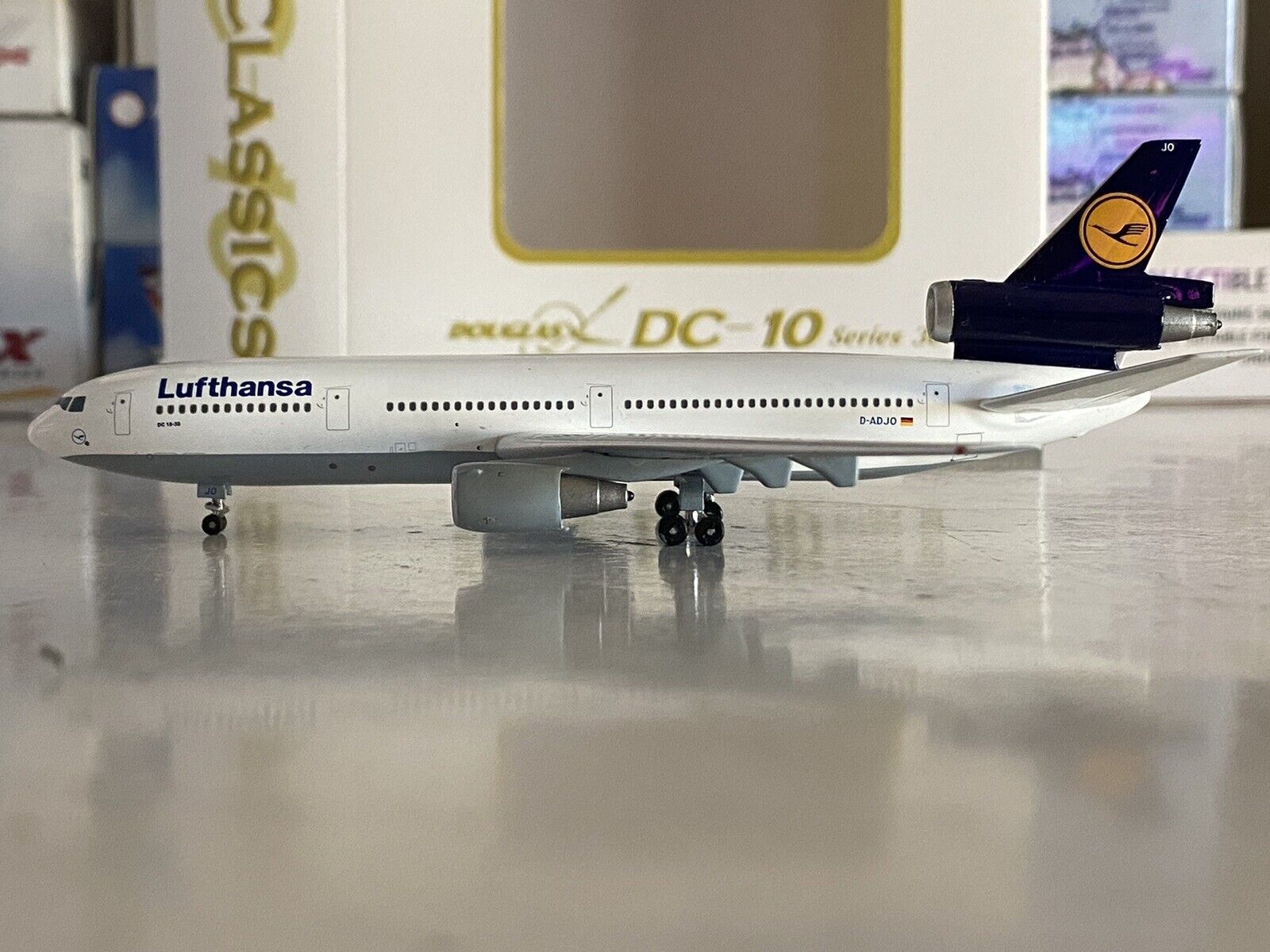 Aeroclassics Lufthansa Douglas DC-10-30 1:400 D-ADJO ACDADJO